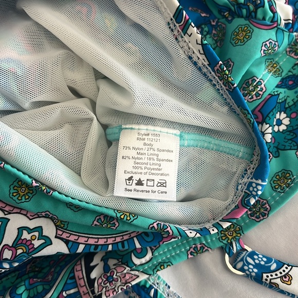 Spanx Love Your Assets Slimming One Piece Swimsuit
Paisley Size Medium - Picture 7 of 8